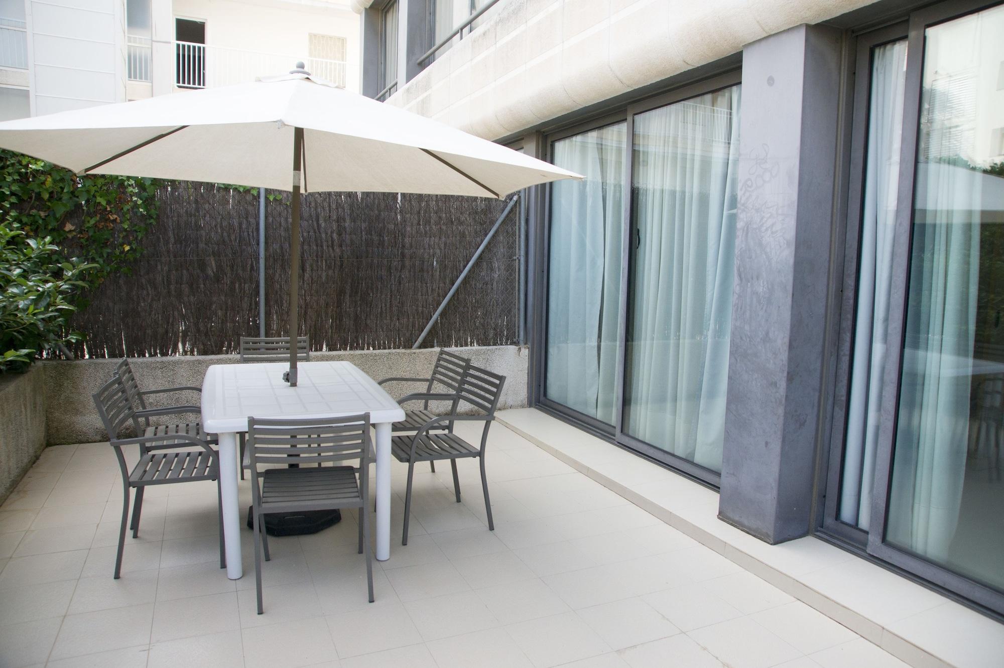 Atenea Park Suites & Apartments Vilanova i la Geltrú Dış mekan fotoğraf