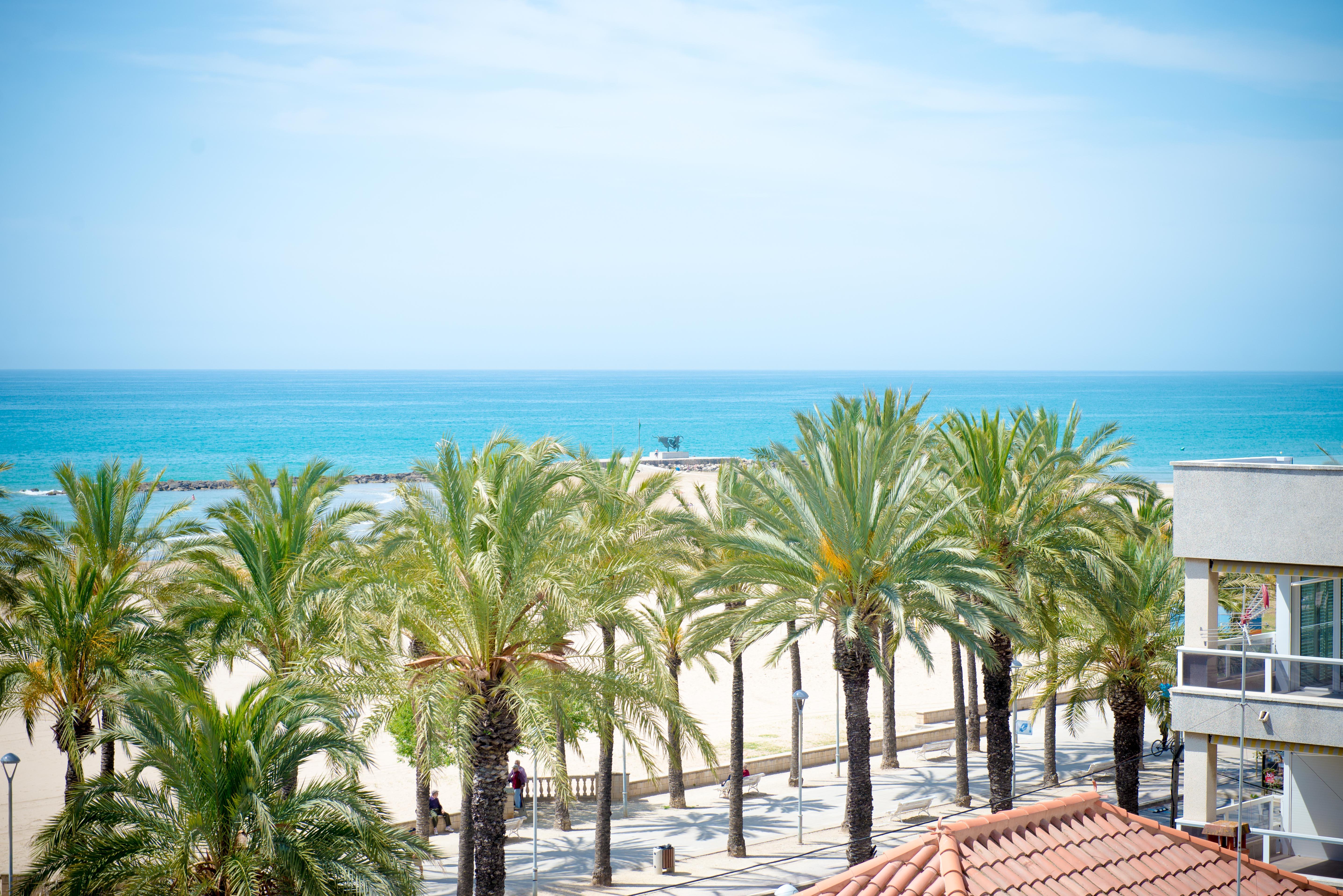 Atenea Park Suites & Apartments Vilanova i la Geltrú Dış mekan fotoğraf
