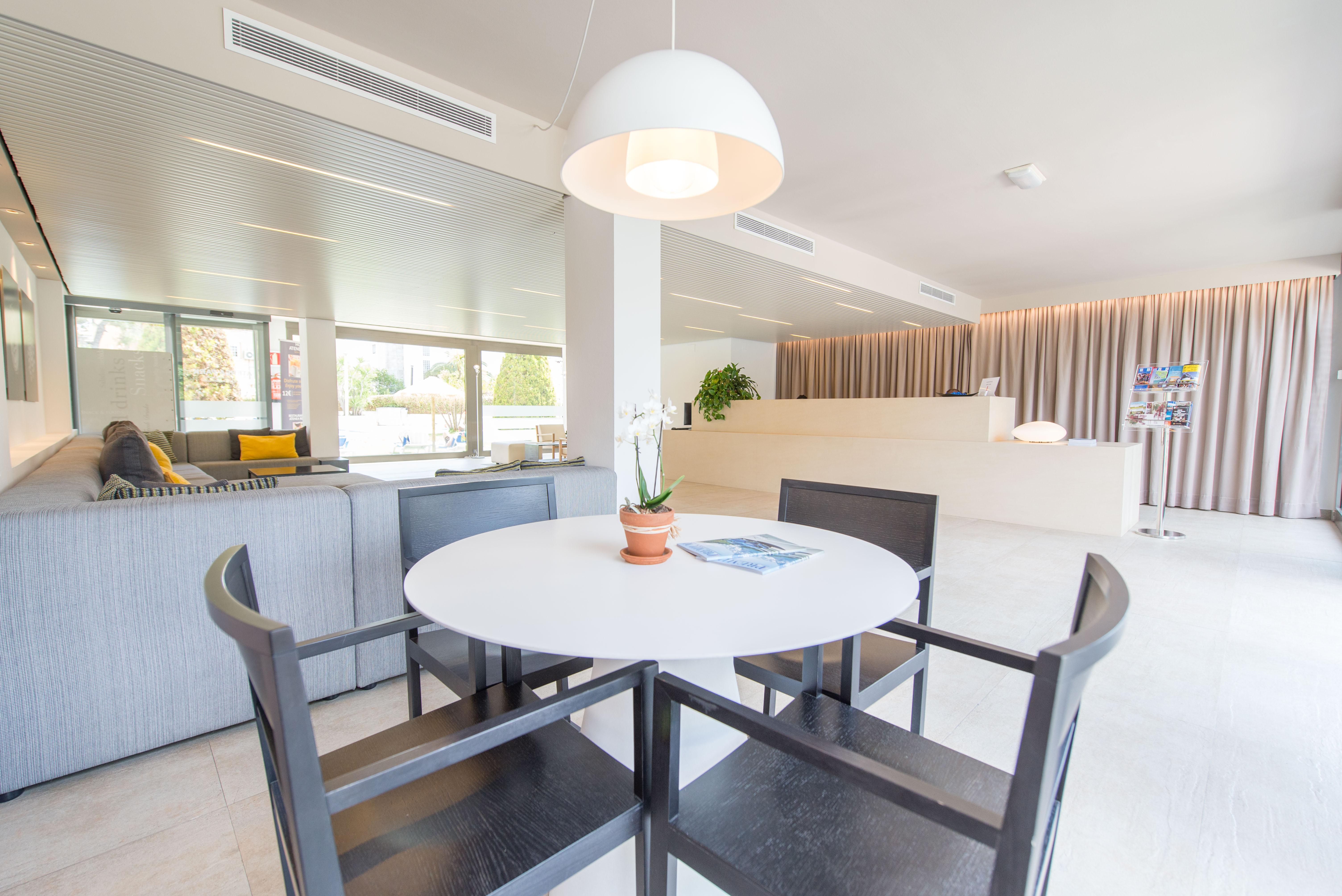 Atenea Park Suites & Apartments Vilanova i la Geltrú Dış mekan fotoğraf