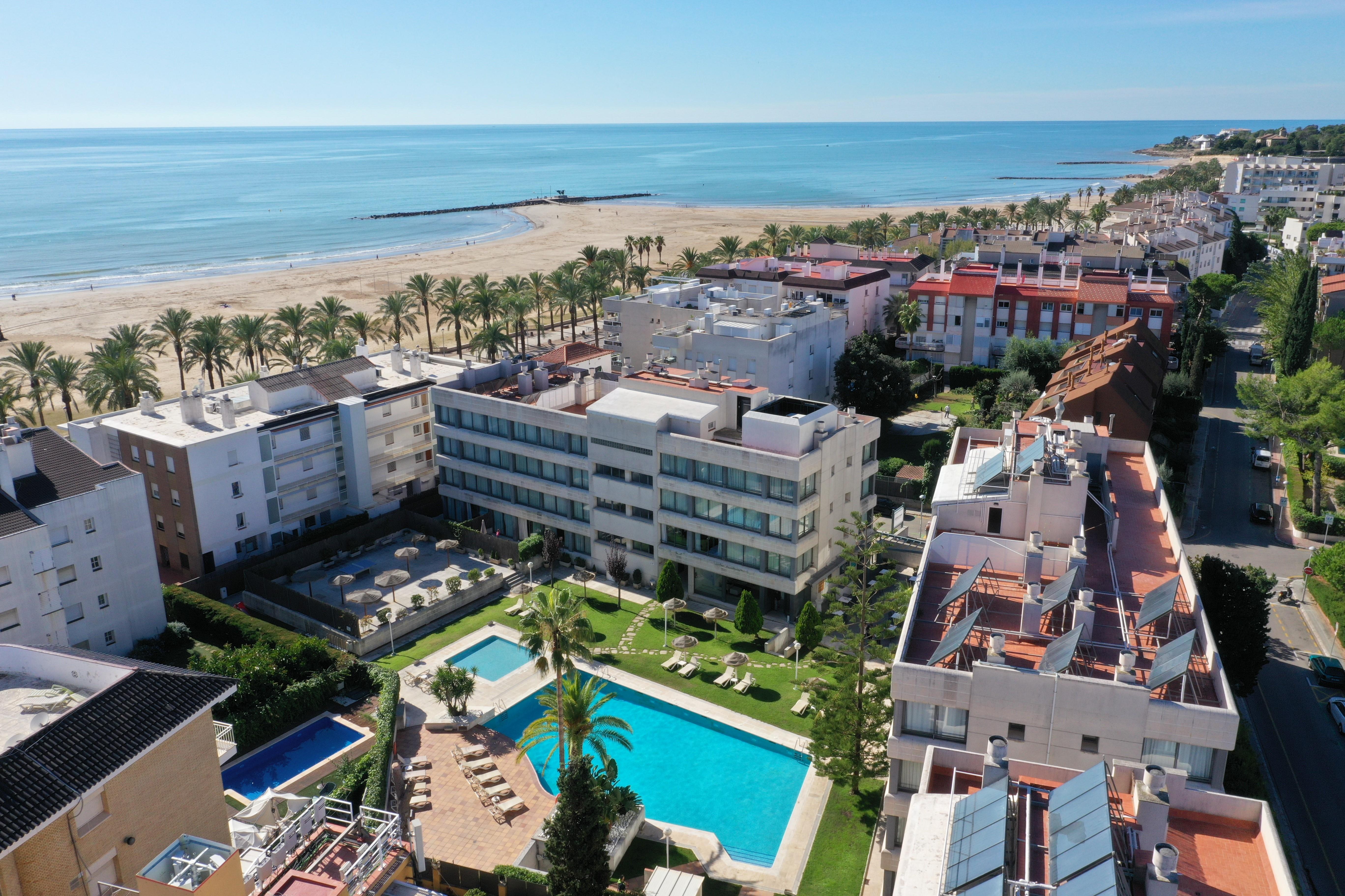 Atenea Park Suites & Apartments Vilanova i la Geltrú Dış mekan fotoğraf