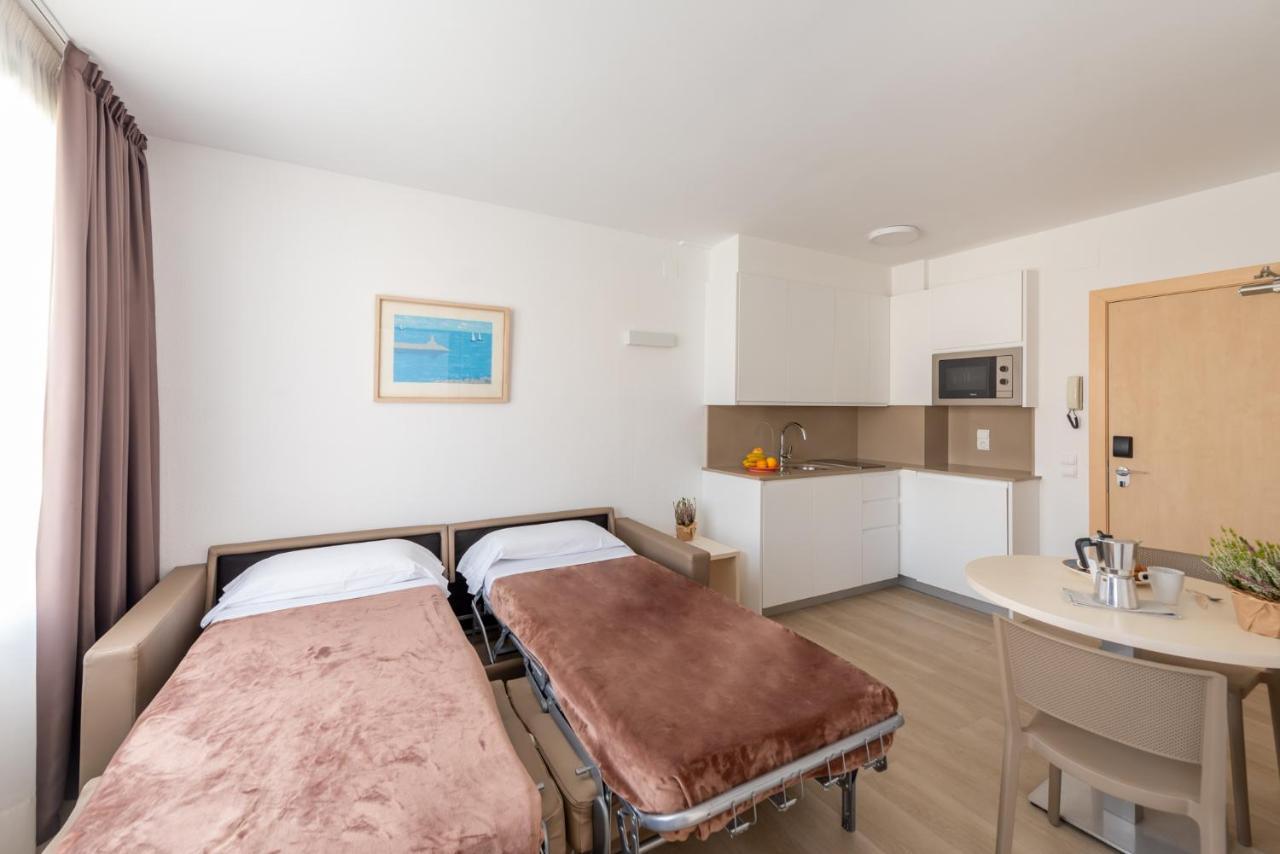 Atenea Park Suites & Apartments Vilanova i la Geltrú Dış mekan fotoğraf