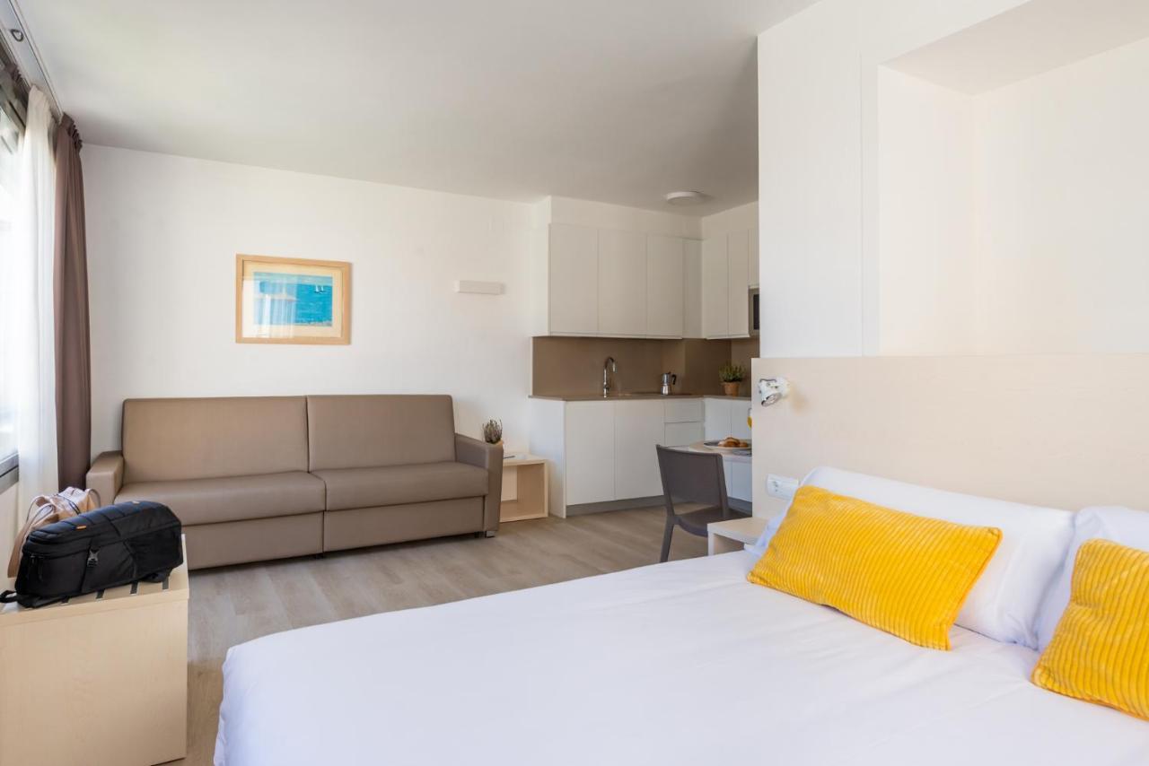 Atenea Park Suites & Apartments Vilanova i la Geltrú Dış mekan fotoğraf