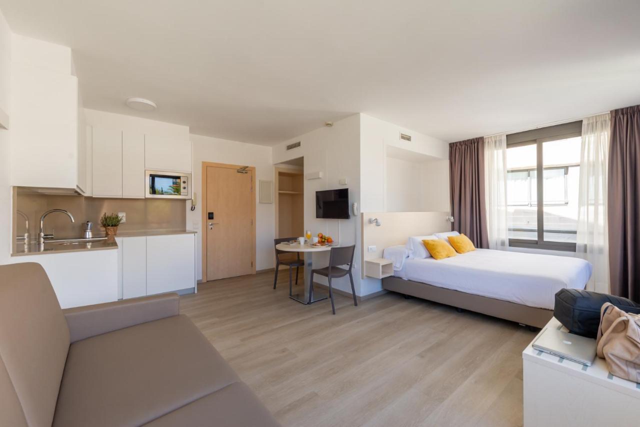 Atenea Park Suites & Apartments Vilanova i la Geltrú Dış mekan fotoğraf