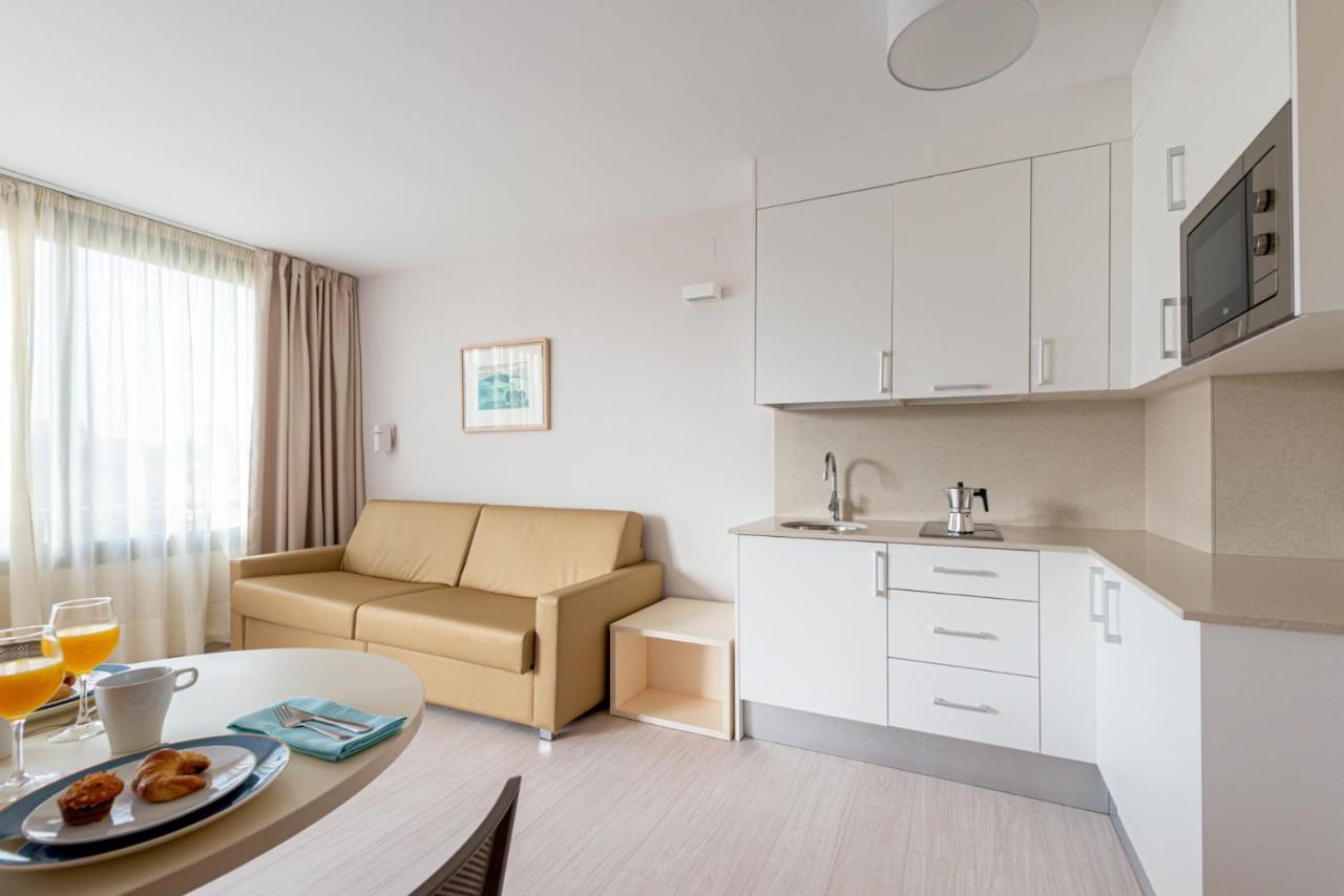 Atenea Park Suites & Apartments Vilanova i la Geltrú Dış mekan fotoğraf