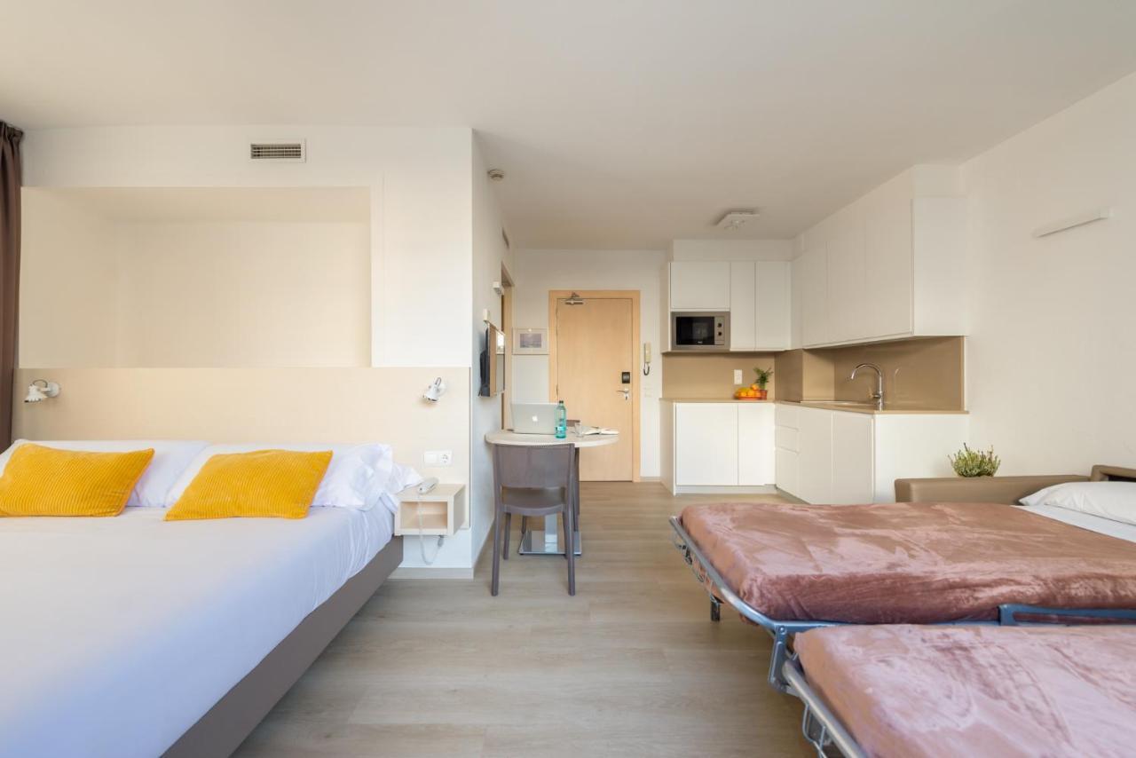 Atenea Park Suites & Apartments Vilanova i la Geltrú Dış mekan fotoğraf