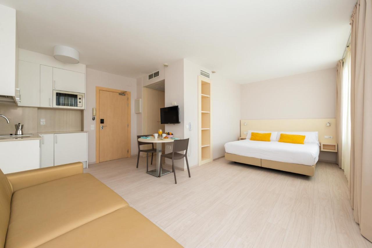 Atenea Park Suites & Apartments Vilanova i la Geltrú Dış mekan fotoğraf