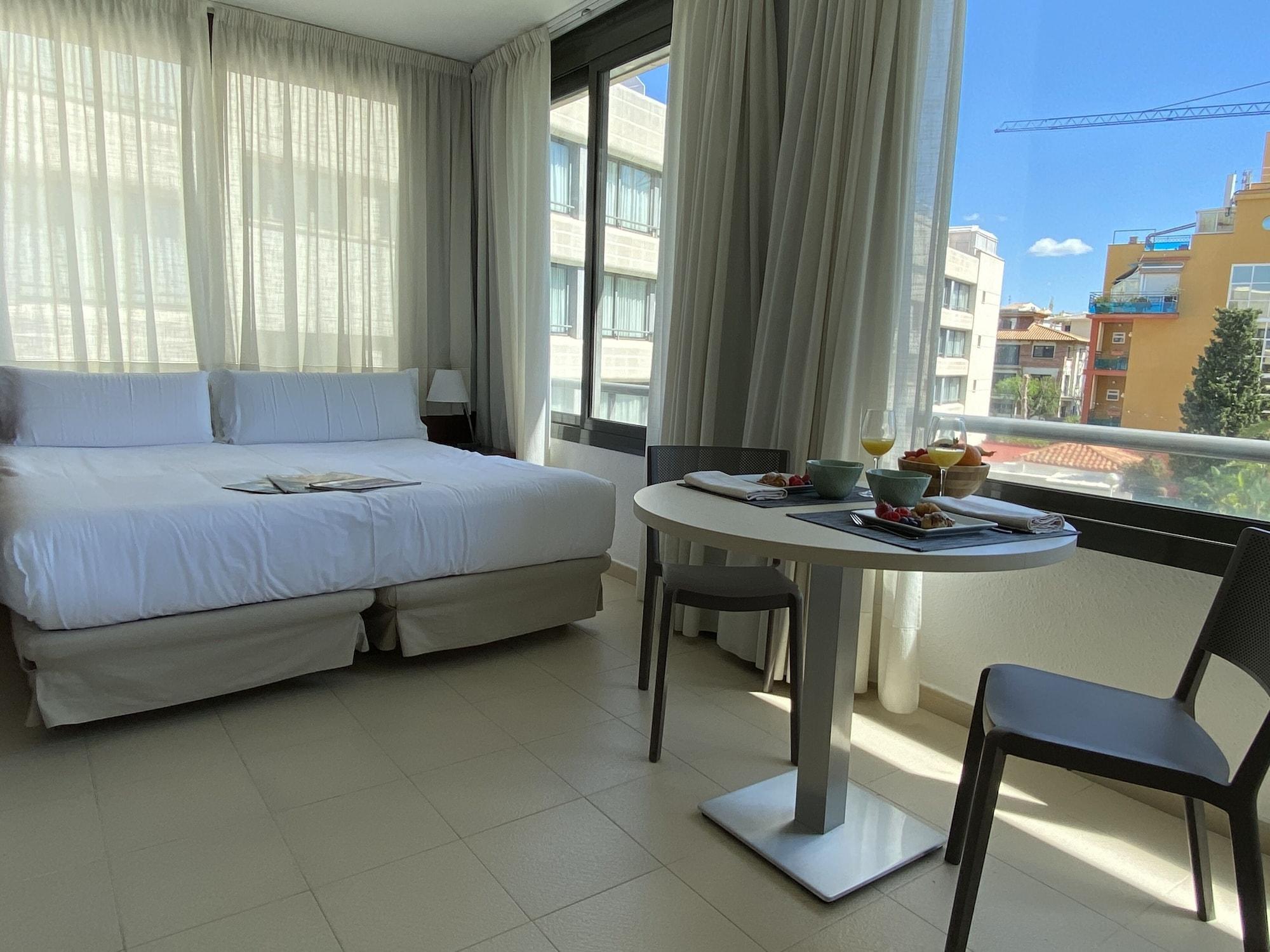 Atenea Park Suites & Apartments Vilanova i la Geltrú Dış mekan fotoğraf