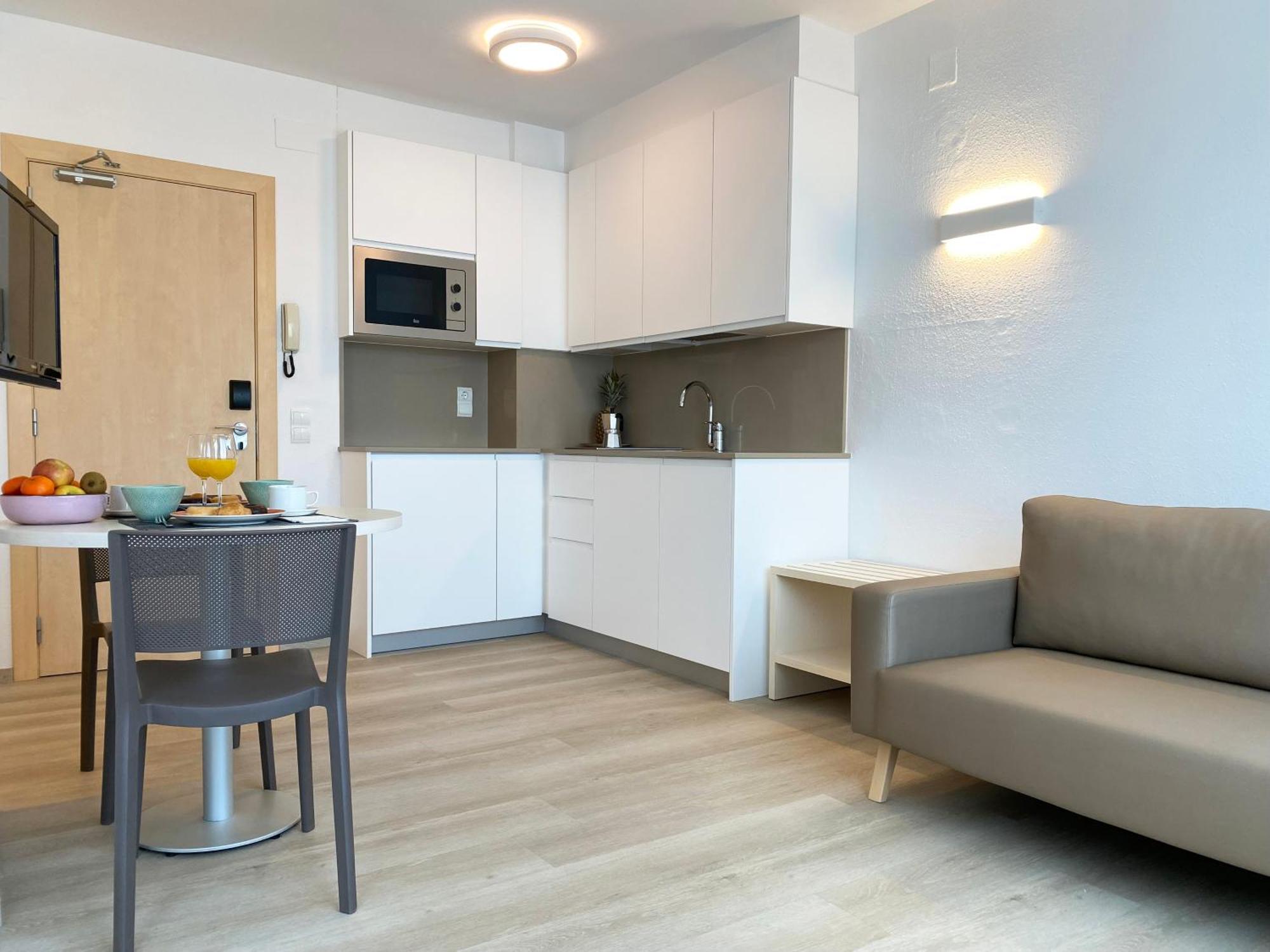 Atenea Park Suites & Apartments Vilanova i la Geltrú Dış mekan fotoğraf