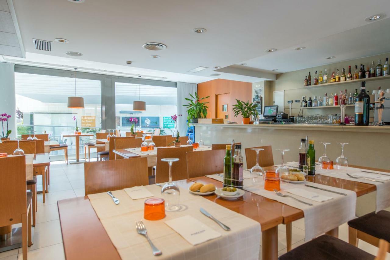 Atenea Park Suites & Apartments Vilanova i la Geltrú Dış mekan fotoğraf