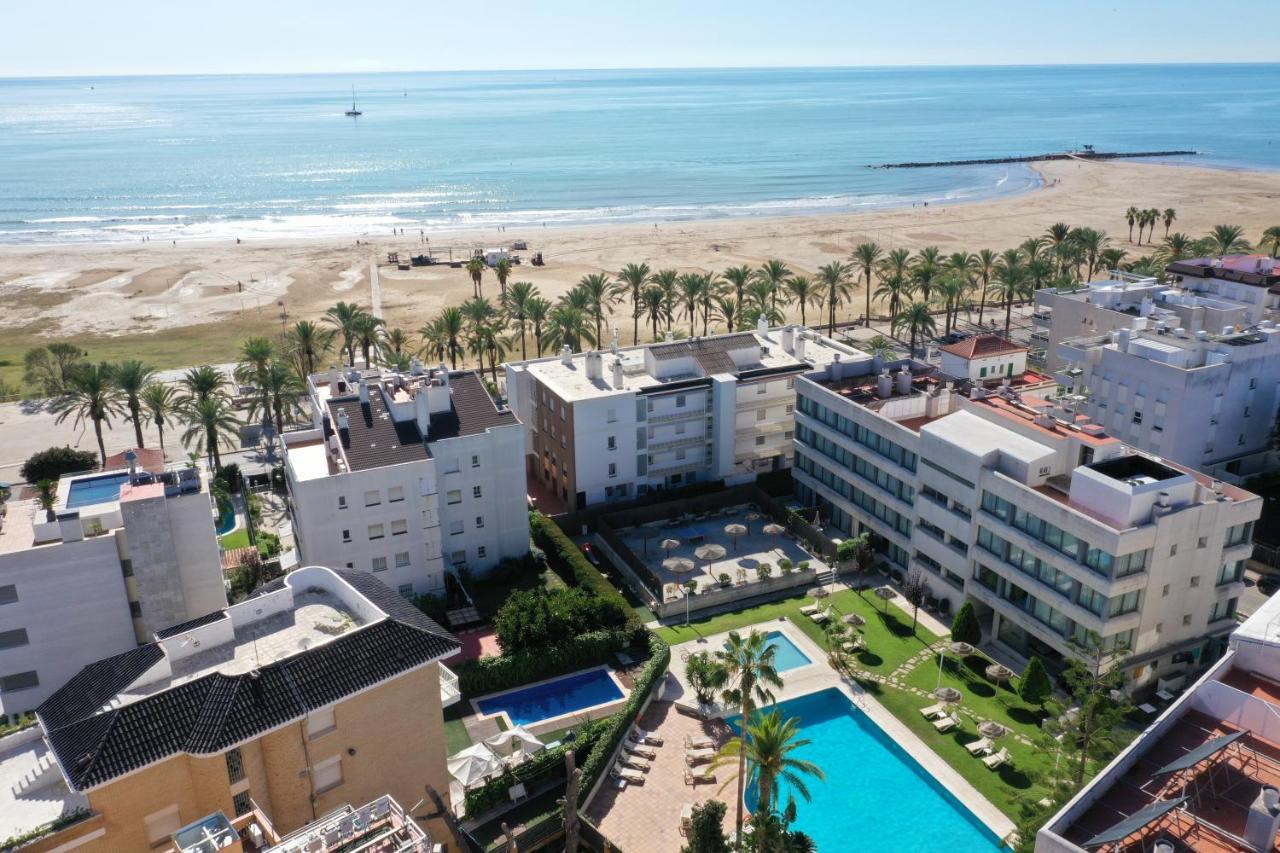 Atenea Park Suites & Apartments Vilanova i la Geltrú Dış mekan fotoğraf