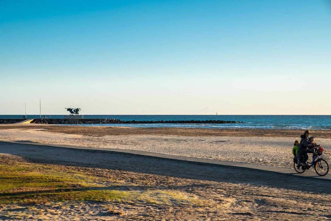 Atenea Park Suites & Apartments Vilanova i la Geltrú Dış mekan fotoğraf